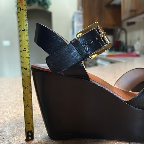 GUC Michael Kors Leather Platform Sandal - Size 8M - Picture 4 of 16